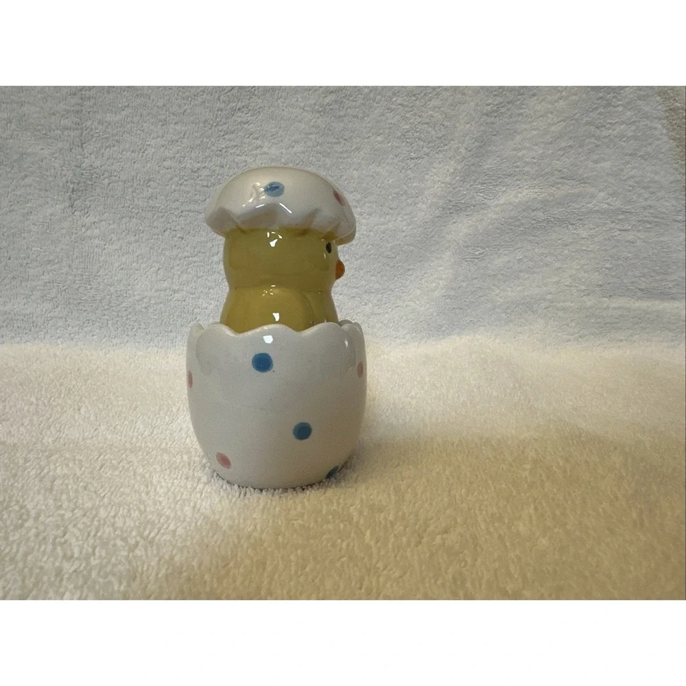 Ceramic Chick & Easter Egg Salt & Pepper Shakers‎ 3.5 X 2